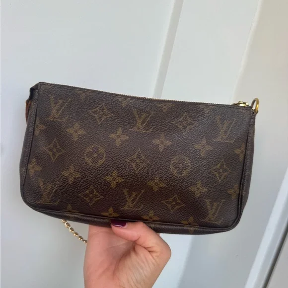 Louis Vuitton Pochette Accessoires – Monogram canvas, Authentic with COA - Picture 8 of 12